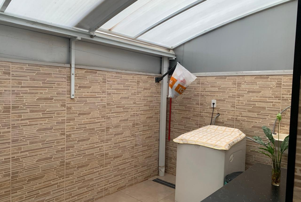 4c8ab336-077a-4ad7-8652-e61f9df8a674